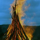 Osterfeuer am Fusse der Dill