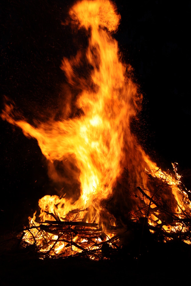 Osterfeuer am Niederrhein