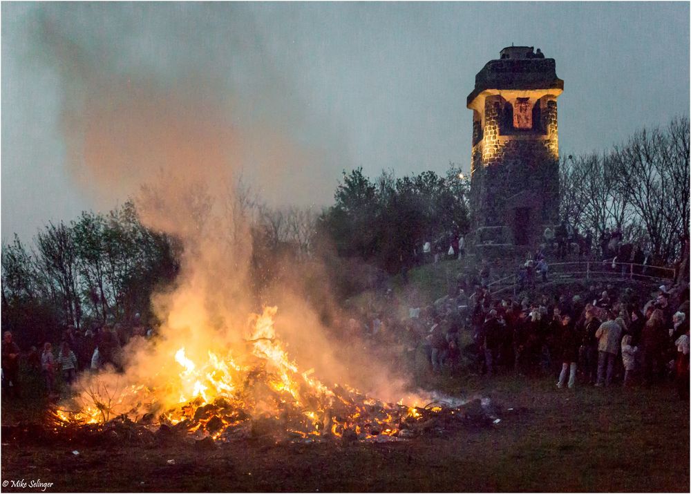 Osterfeuer am Wartberg