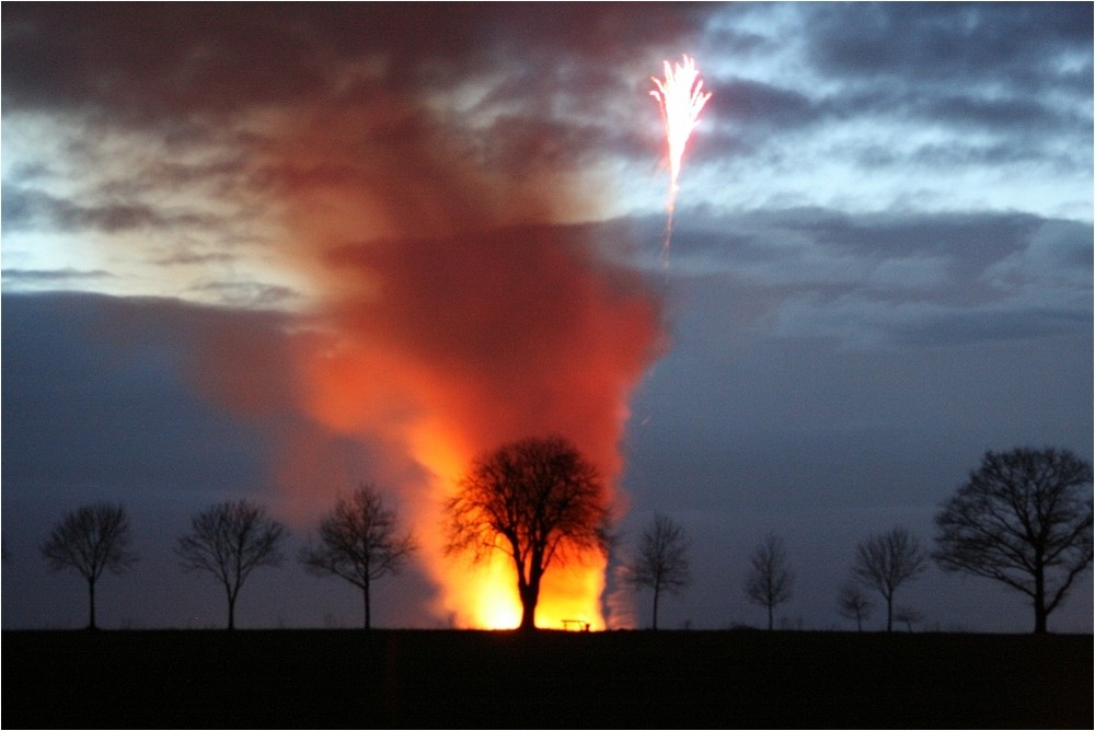 Osterfeuer auf dem ESCH