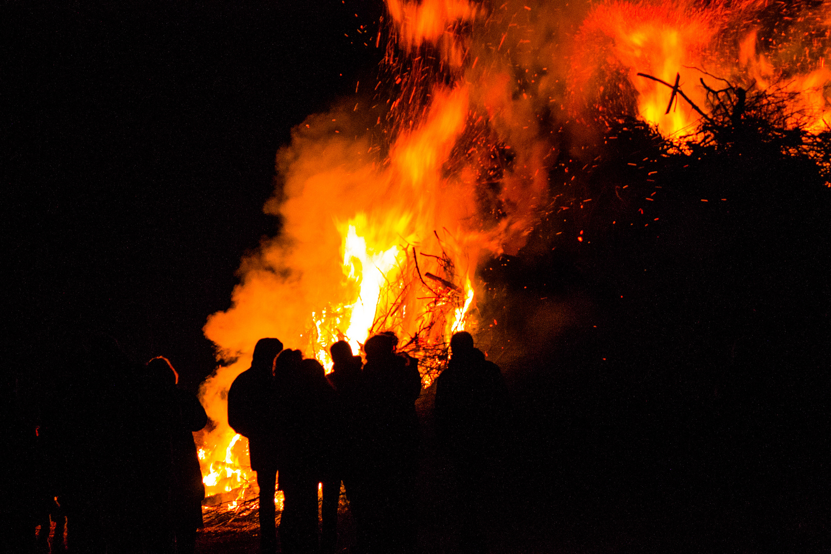 Osterfeuer Foto &amp; Bild | erwachsene, partys, menschen in der freizeit ...