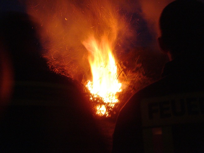 Osterfeuer I