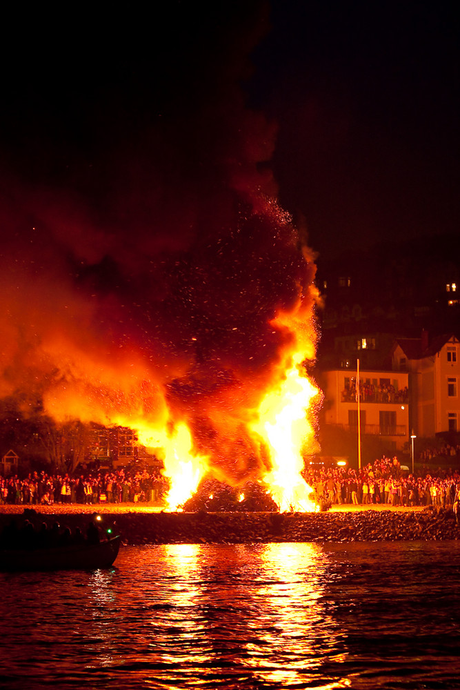 Osterfeuer I