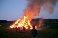 -Osterfeuer im Solling-