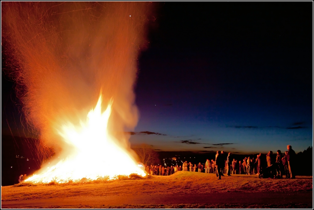 Osterfeuer in Berleburg mit Venus