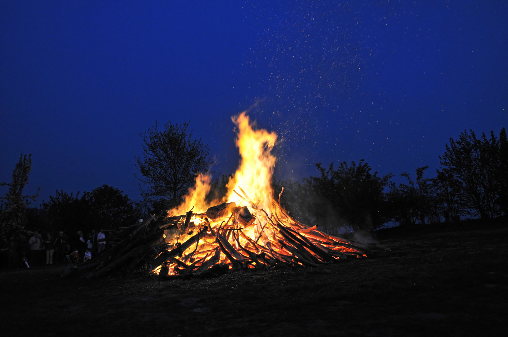 Osterfeuer in Elgershausen