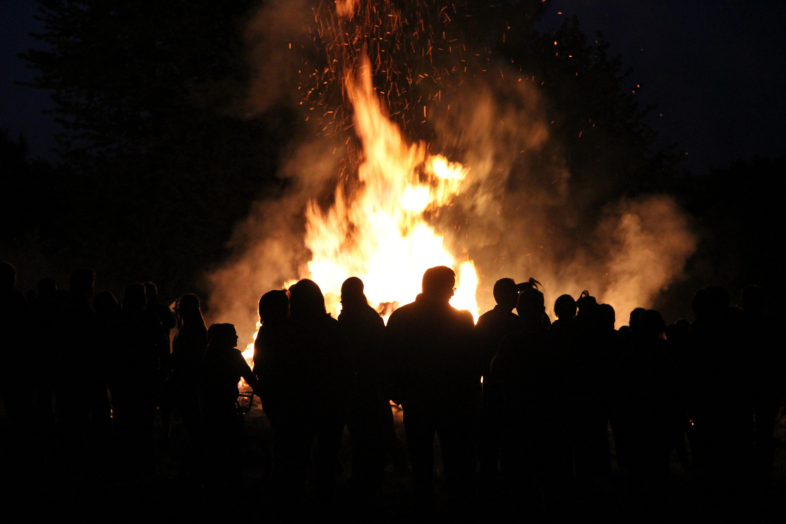 Osterfeuer in Neheim Schwiedinghauser-Feld