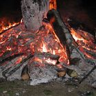 Osterfeuer mit Glut,-gezoomt