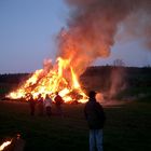 Osterfeuer nach alten Brauch im Solling