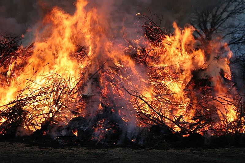 Osterfeuer Neuhaus