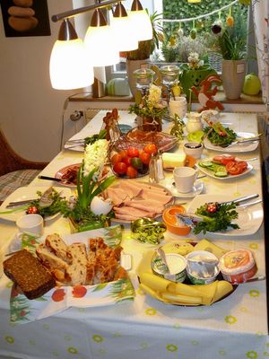 osterfruehstueck-79edc4ea-29ea-4285-a0a6-bc4b54da476c.jpg