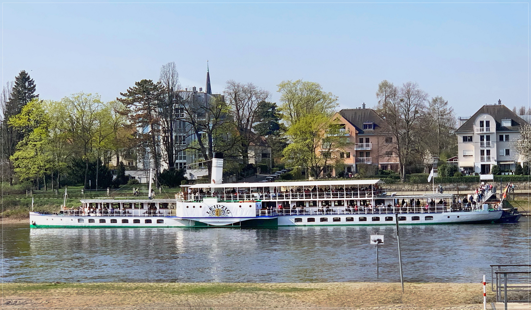 Osterkaffeefahrt mit dem Personendampfer Leipzig