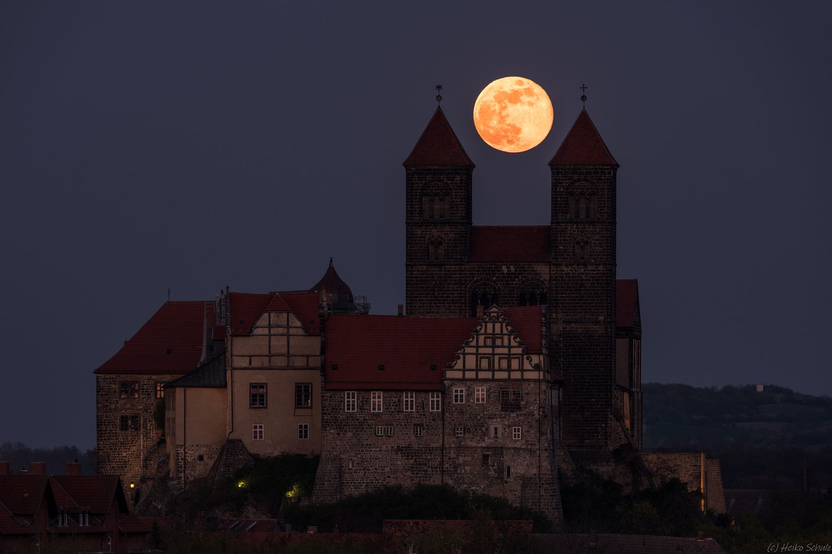 Ostermond 2019 über Stiftskirche St. Servatii Quedlinburg