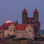 Ostermond 2019 über Stiftskirche St. Servatii Quedlinburg