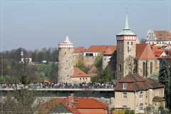 Osterreiter auf der Friedensbrücke