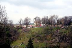 Ostersonntag in Bautzen, Eierschieben