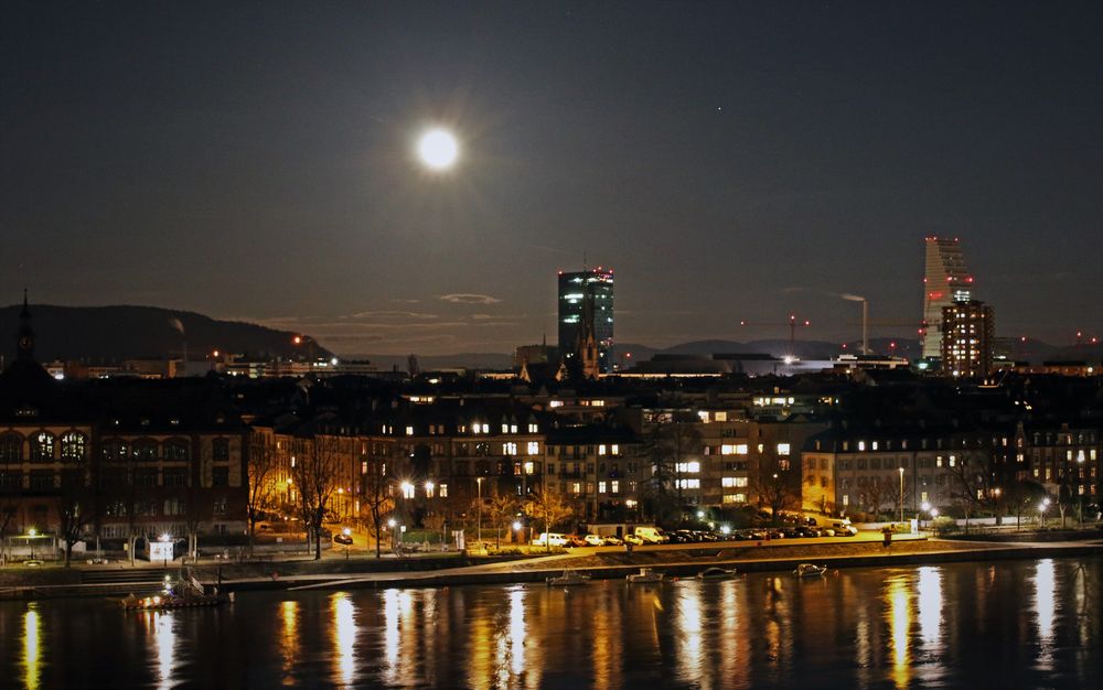 Ostervollmond am Rhein