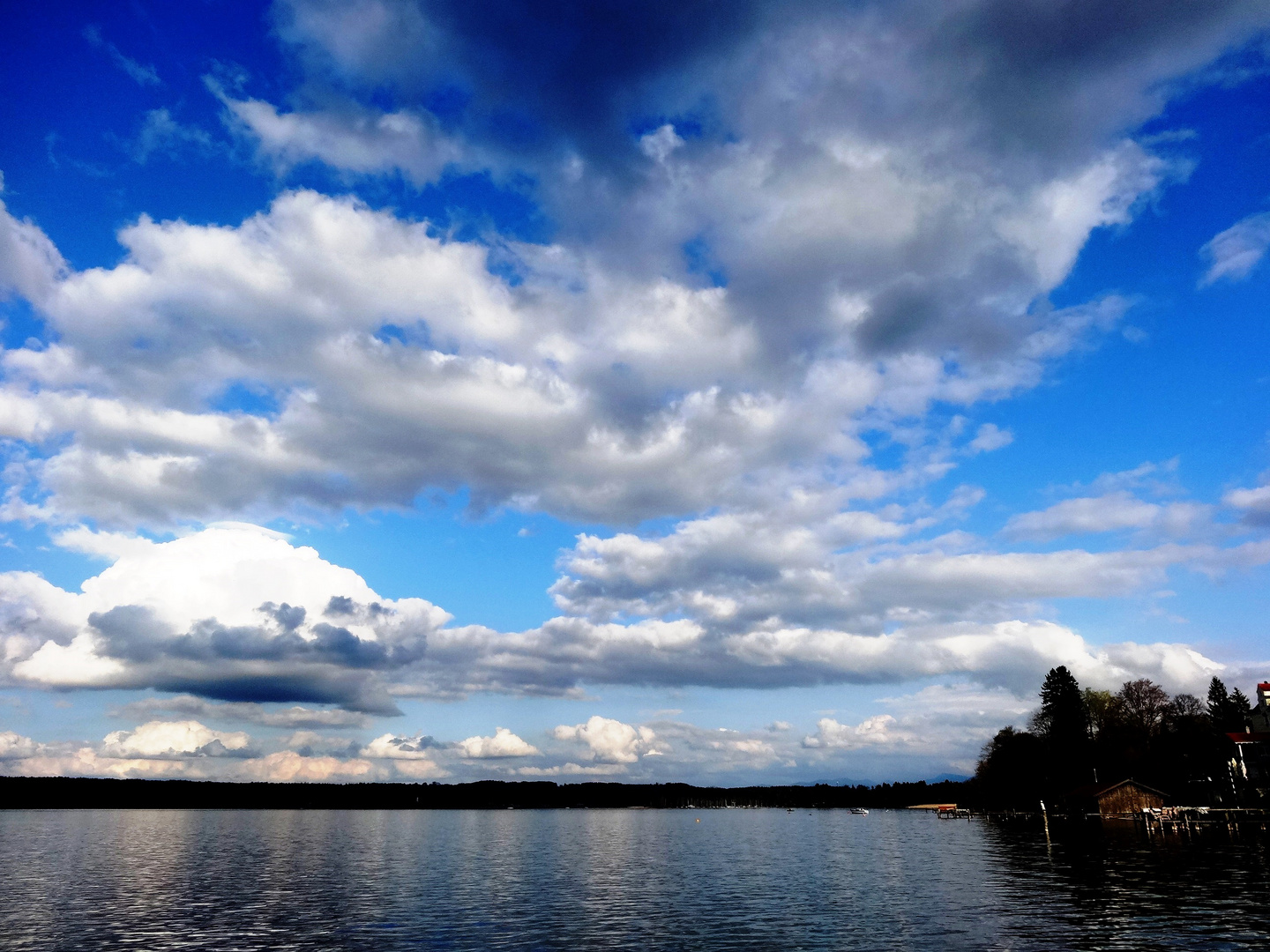 Osterwolken am Starnberger See