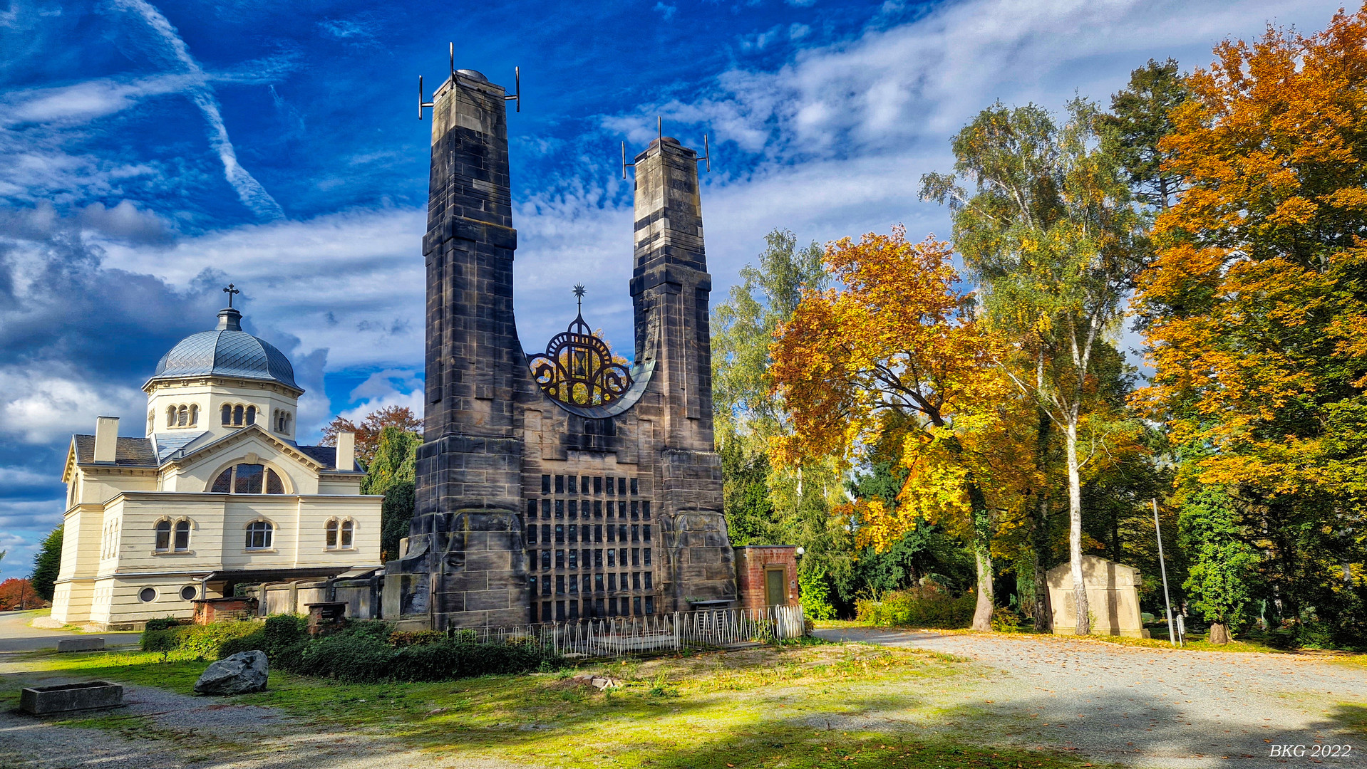 Ostfriedhof im Herbstgold 