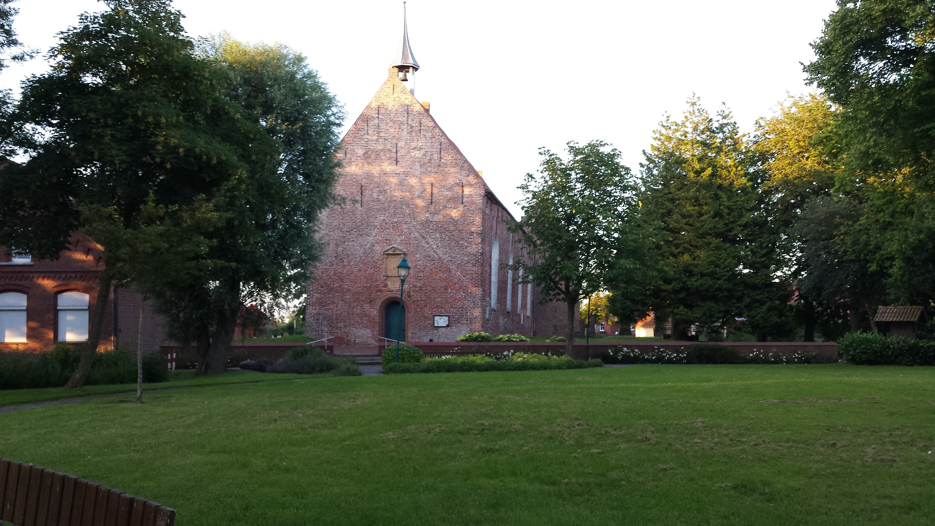 Ostfriesische Kirche in der Krummhörn