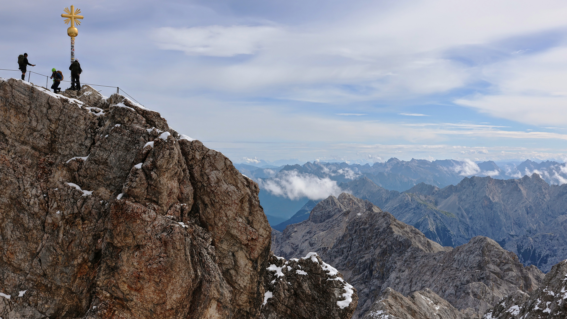 Ostgipfel der Zugspitze mit vergoldetem Kreuz (2023_09_01_8699_ji)