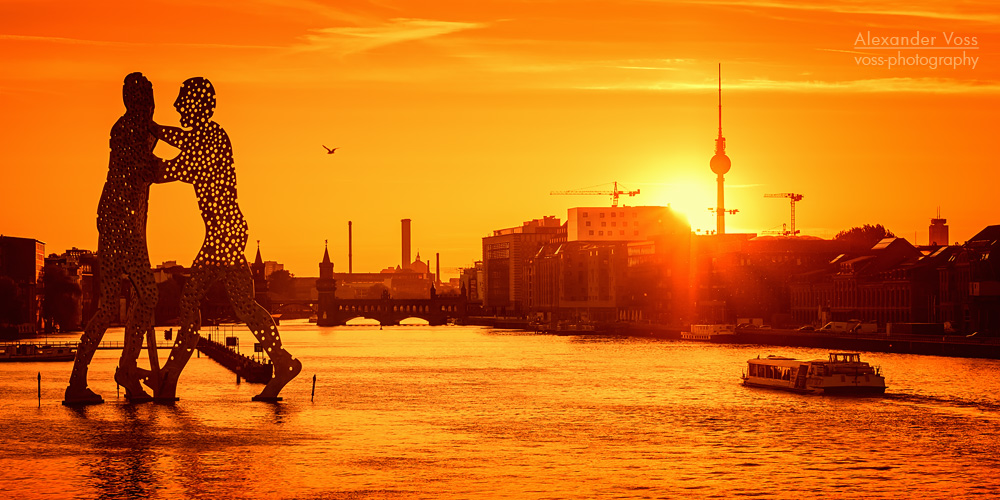 Osthafen Berlin / Skyline im Sonnenuntergang