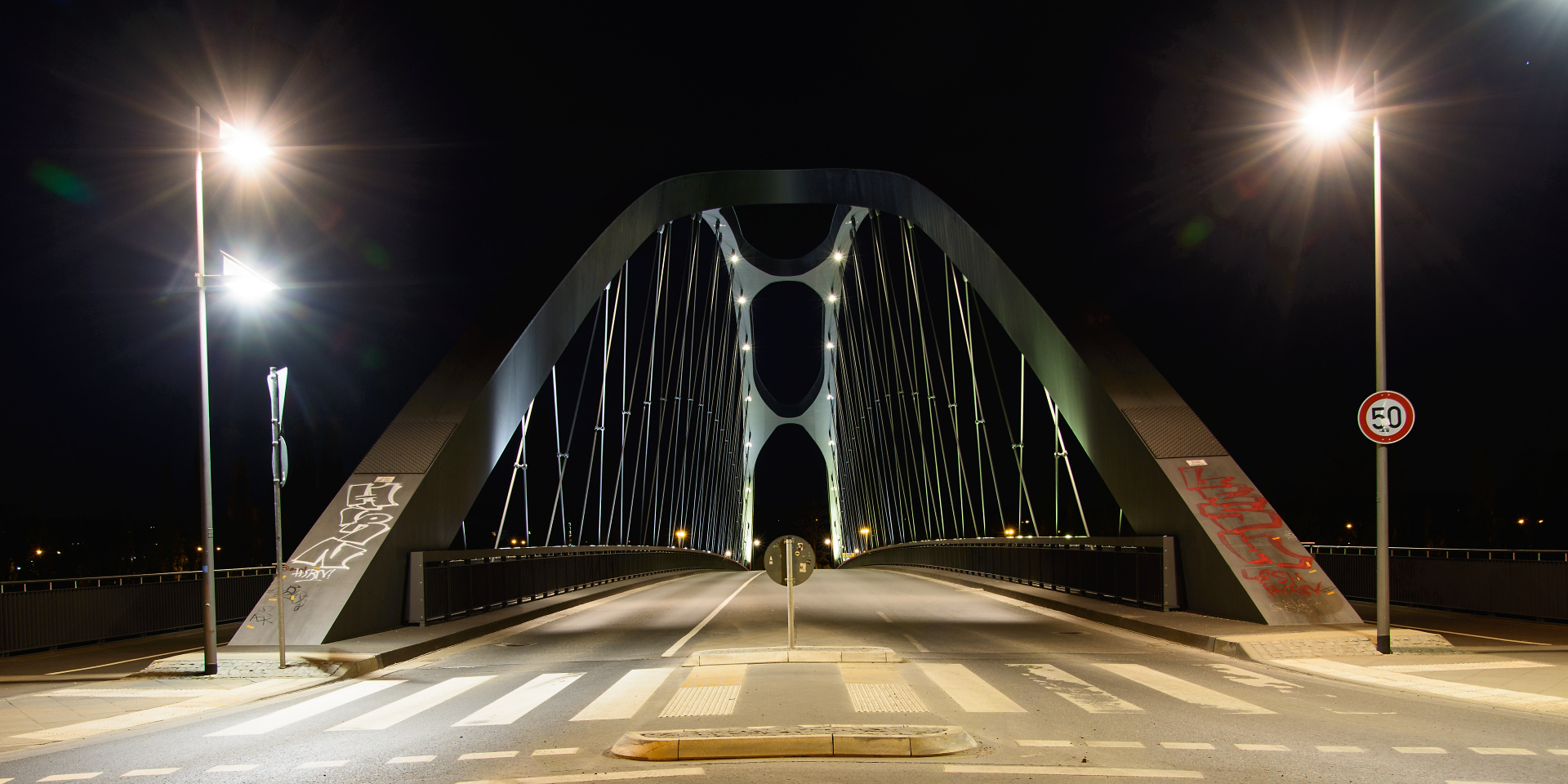 Osthafenbrücke bei Nacht