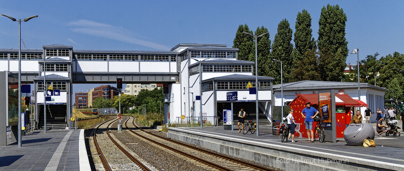 OSTKREUZ GLEISE 12 UND 13. UND ALTE BÄUME VON FRÜHER.