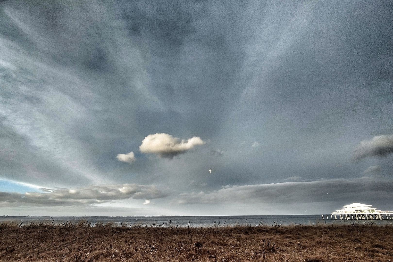 Ostsee 10 - Wolke und "Wolkenlos"