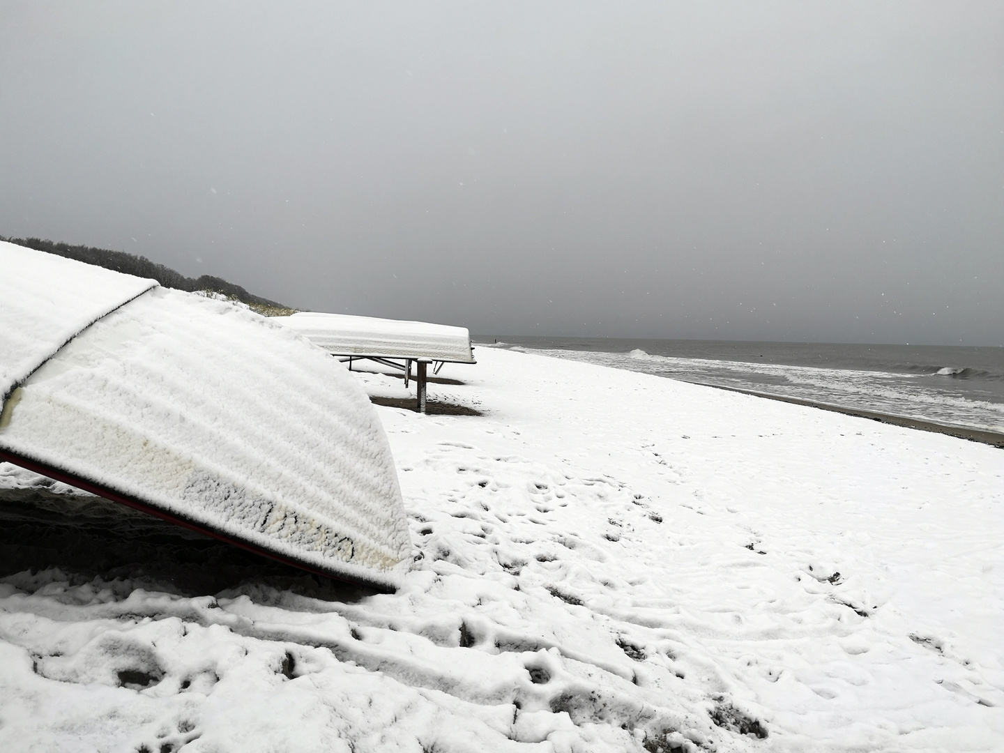 Ostsee bei Schnee, ein seltener Anblick.