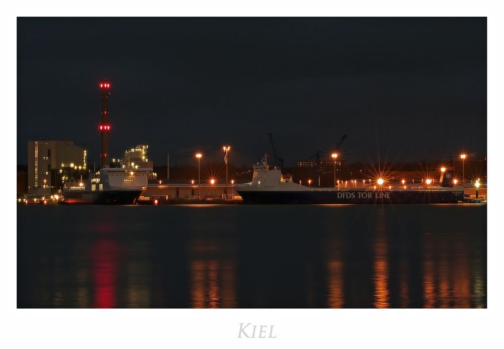 Ostsee - Impressionen " Kiel, in der Dämmerung...."