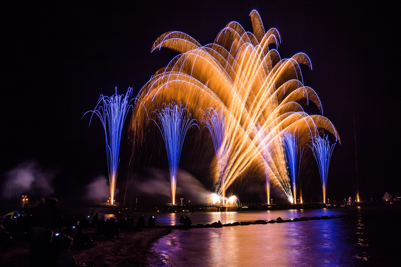 Ostsee in Flammen2 Foto & Bild ostsee, spiegelung, seebrücke Bilder