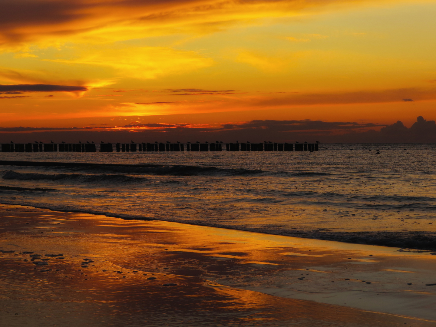 Ostsee in Rot