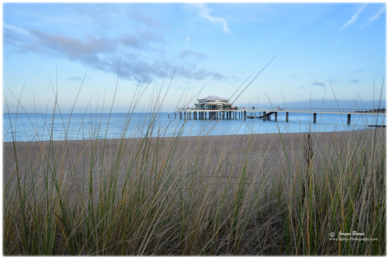 Ostsee Teehaus mit Schilf