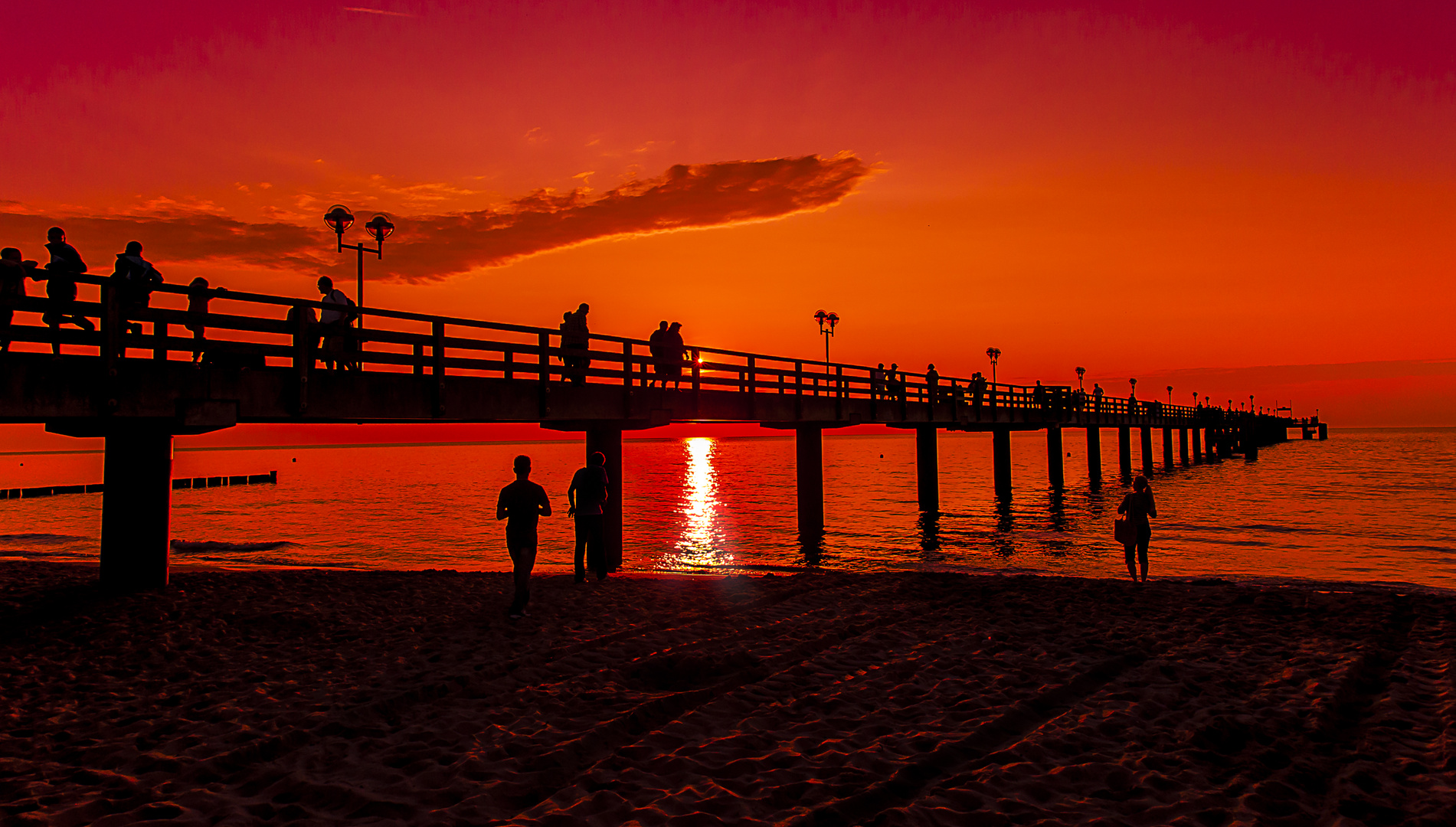 Ostseebrücke in der Dämmerung