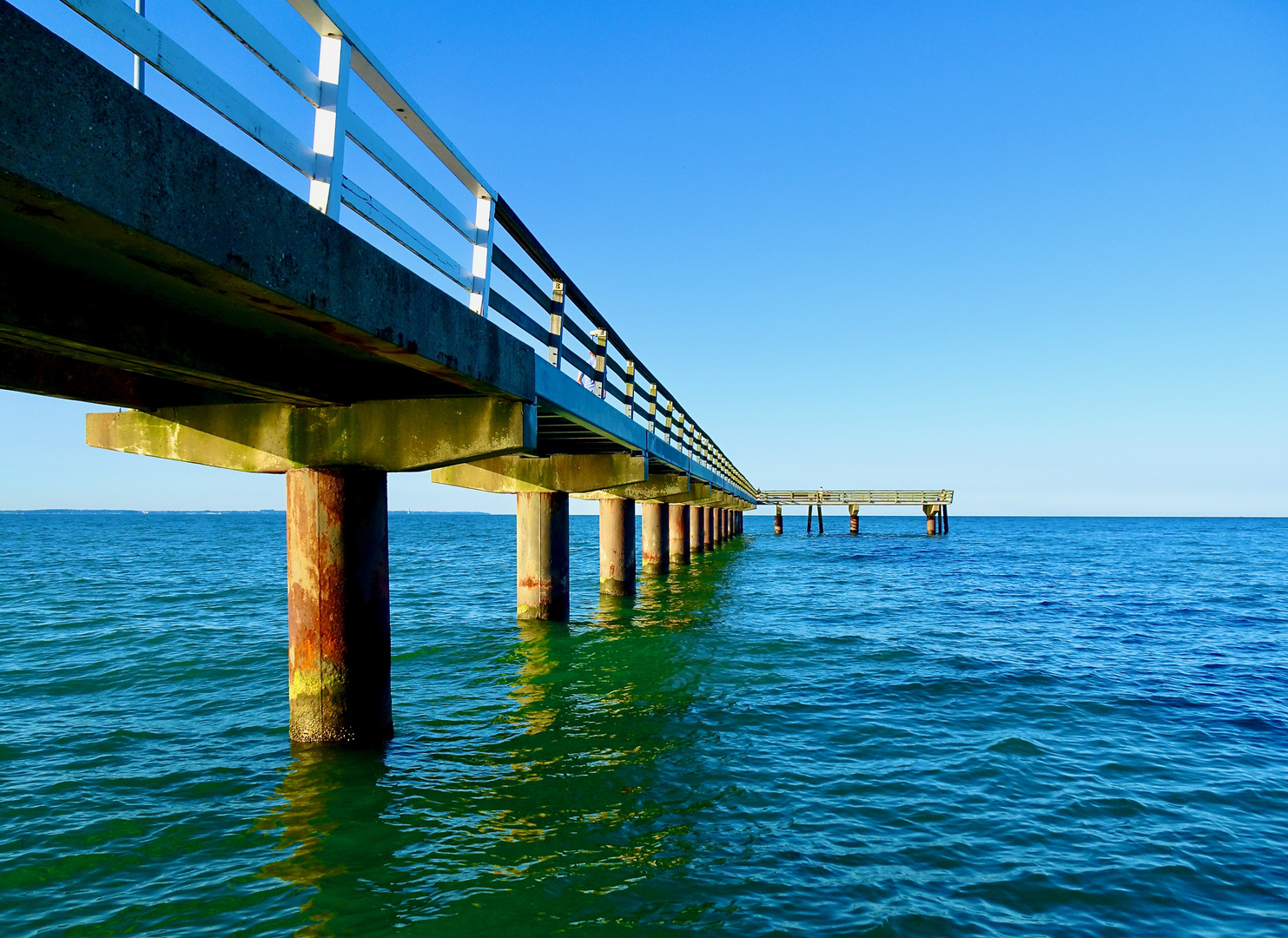 Ostseeimpressionen - Die Seebrücken - Timmendorfer Strand, auf starken Beinen