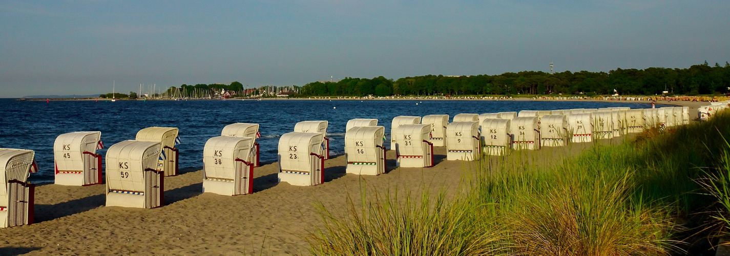 Ostseeimpressionen - Die Strandkörbe - Die Karawane