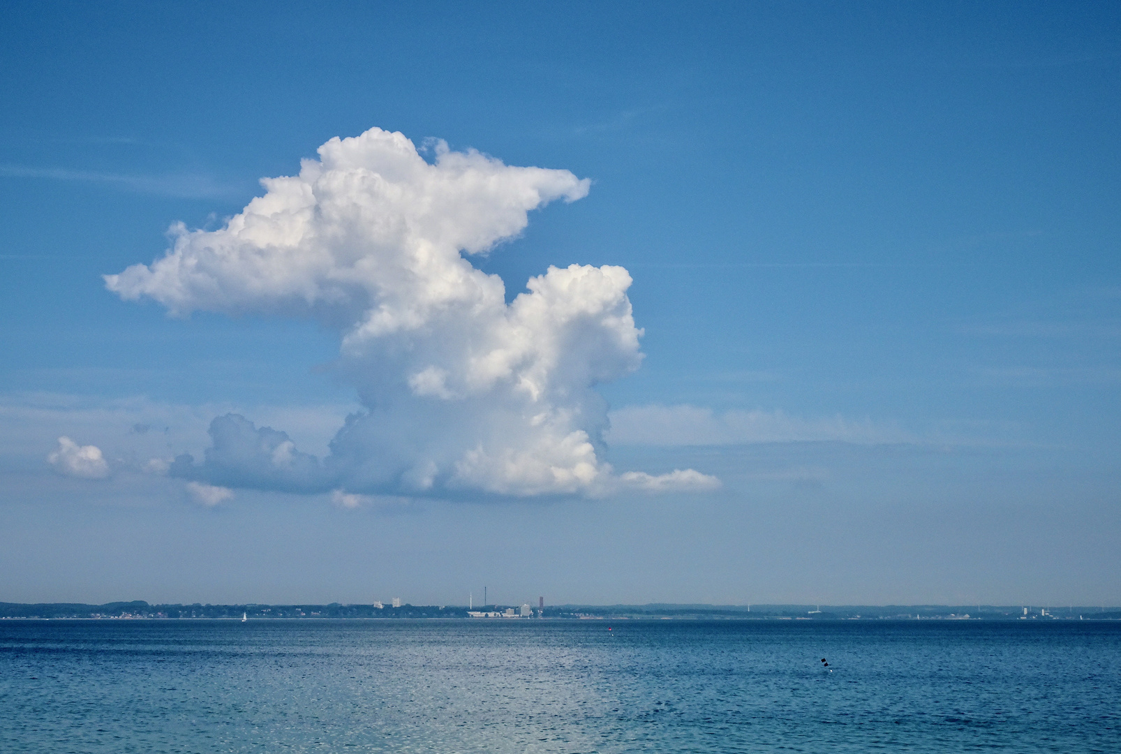 Ostseeimpressionen - Wolkenbilder ... die Gedanken sind frei ...