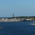 Ostseeperle: Laboe mit Baltic Bay Hafen und Marine-Ehrenmal. 2019