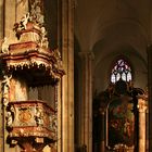 Othmarskirche in Mödling: Kanzel und Hochaltar