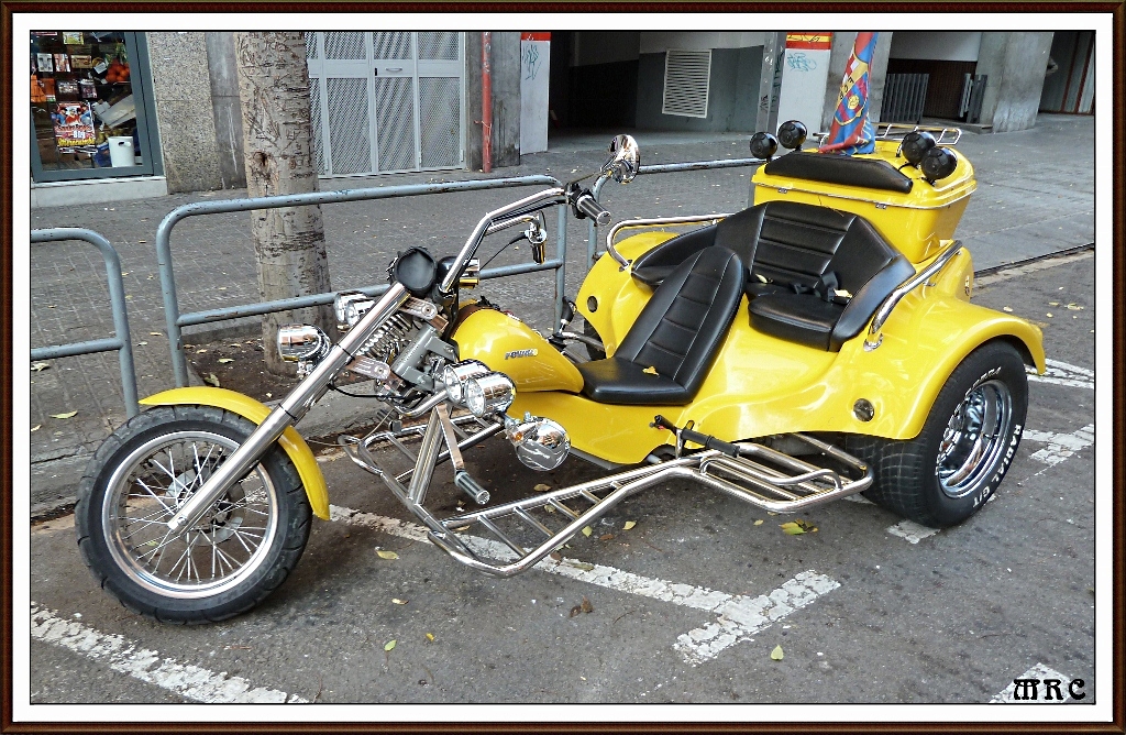 OTRA MANERA DE CONDUCIR NUEVOS TRICICLOS. BCN.