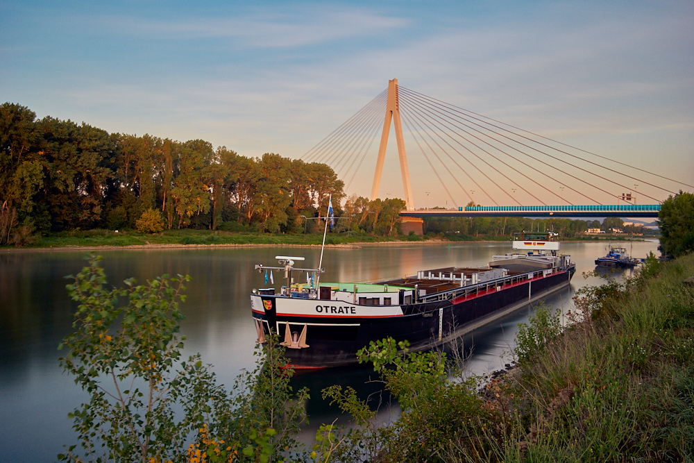 Otrate vor Raiffeisenbrücke 