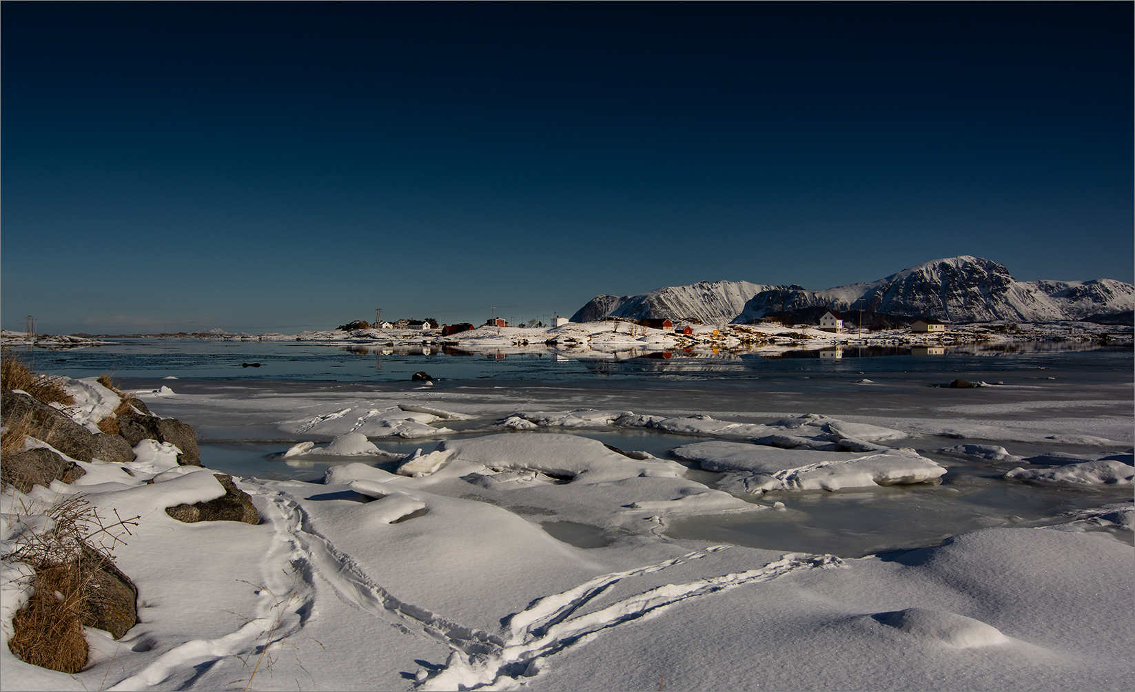 Otterspuren im Schnee   . . .