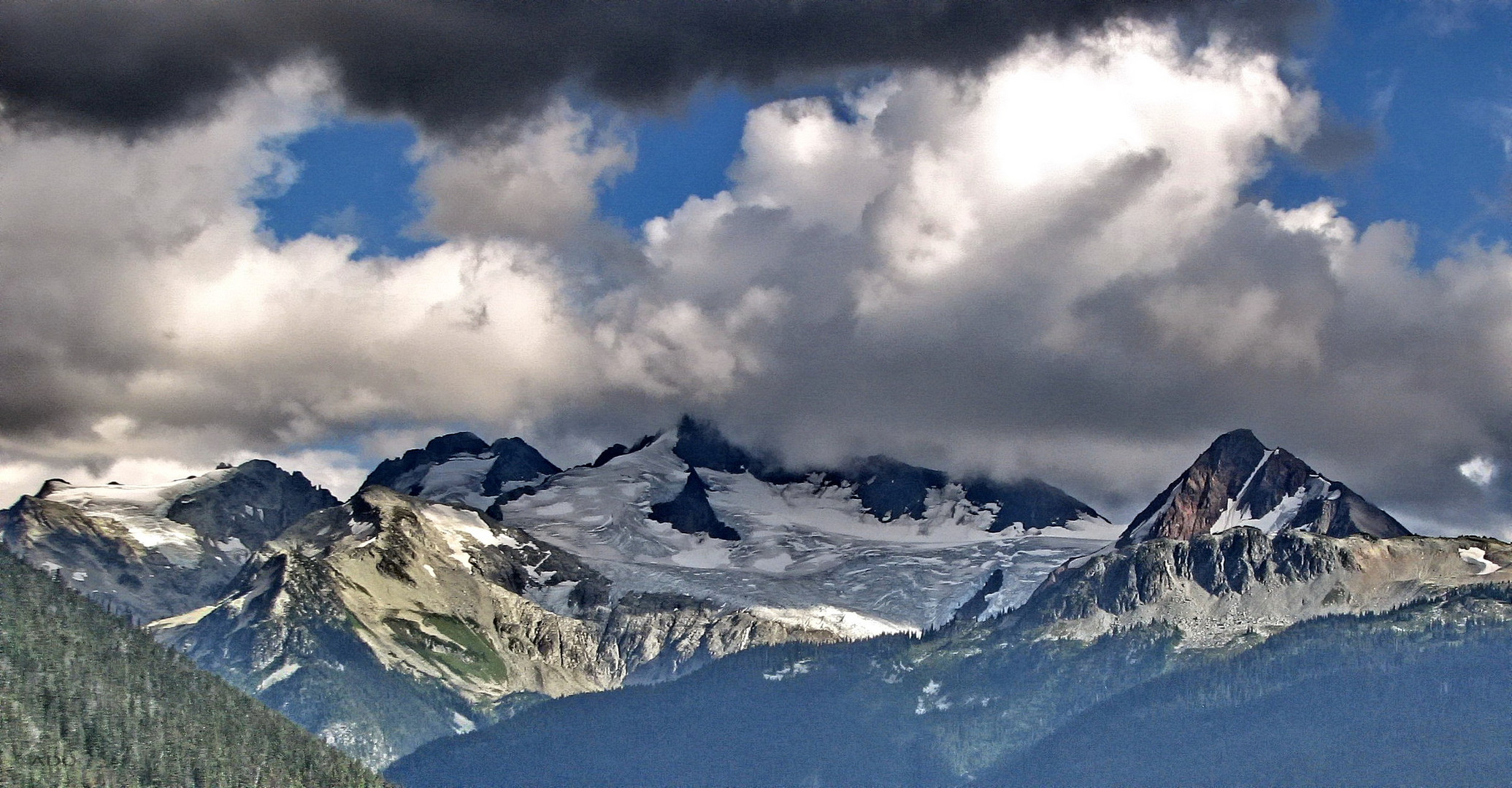 Ou Les Nuages Touchent La Neige