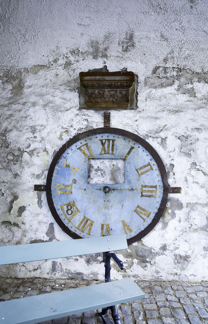 out of time - altes Ziffernblatt des Glockenspielturms am Darmstädter Schloss