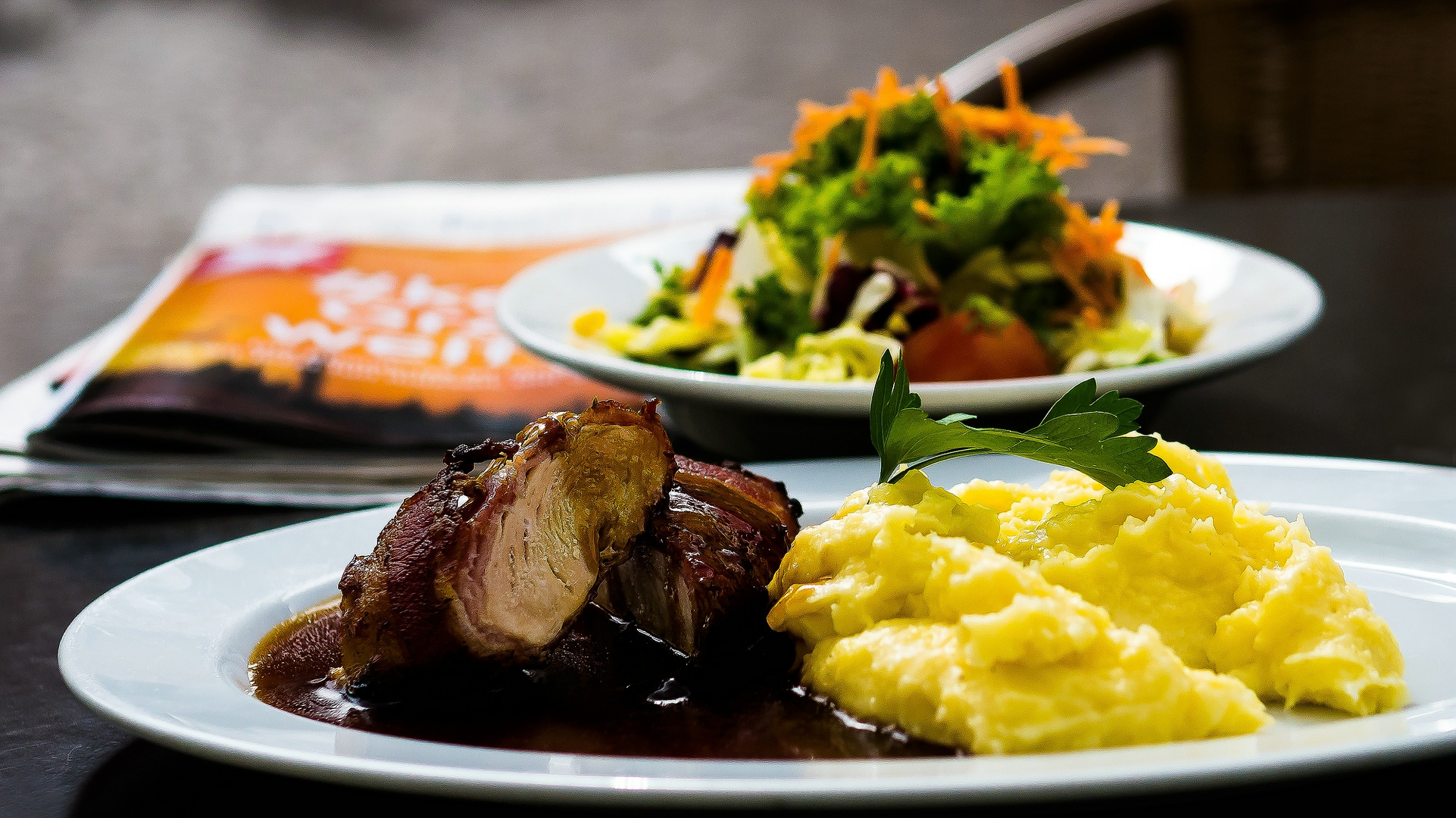 Outdoor essen im Cafe Tagblatt bei uns 