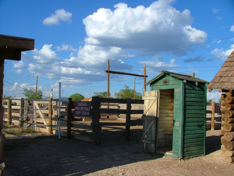 Outhouse in Seligman/AZ