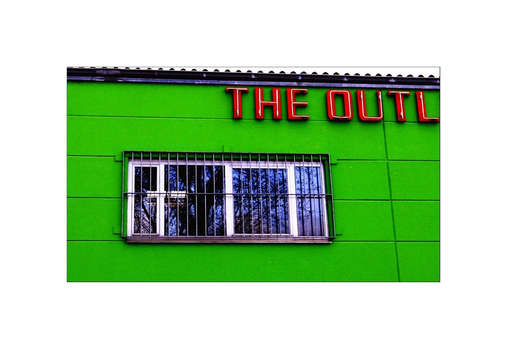 -outlet-