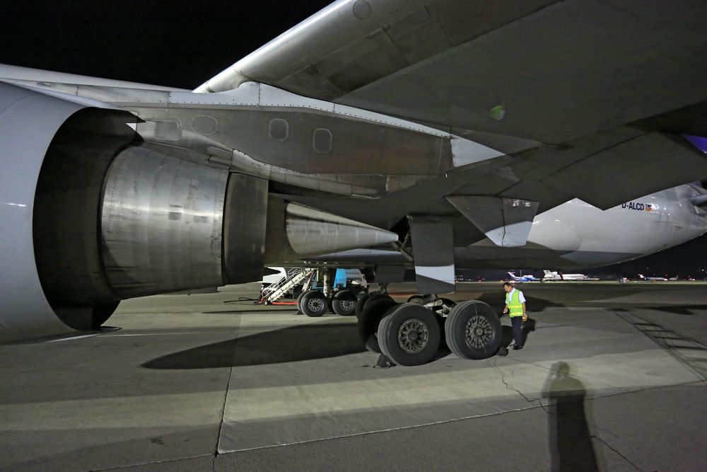 outside check MD11 F LH Cargo