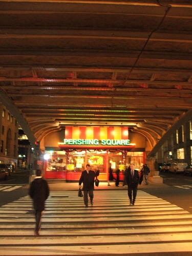 outside of the Grand Central Terminal